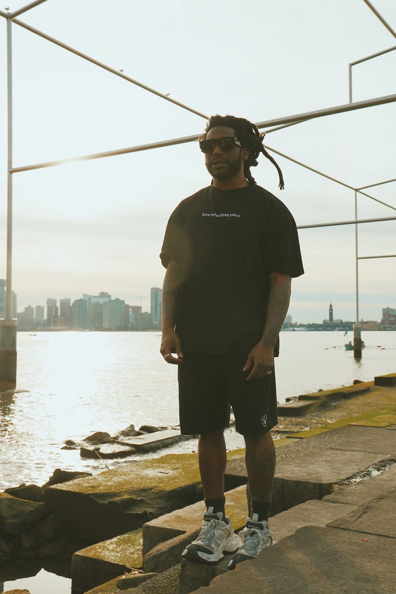 Fly Supply {LOVE WHO LOVES YOU} (BLACK - OVERSIZE SHIRT)