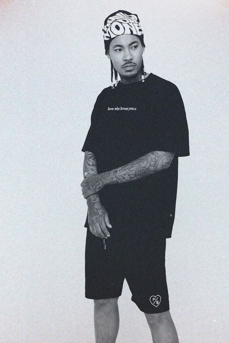 Fly Supply {LOVE WHO LOVES YOU} (BLACK - OVERSIZE SHIRT)