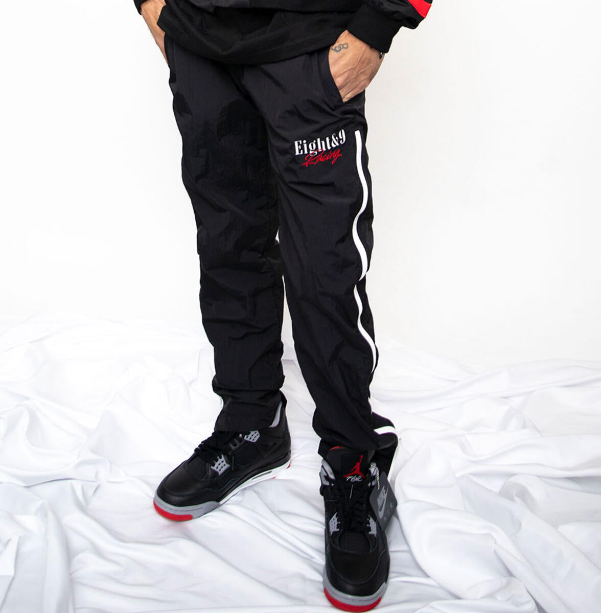 8&9 (SLIDE NYLON FLARE ZIPPER PANT BLACK)