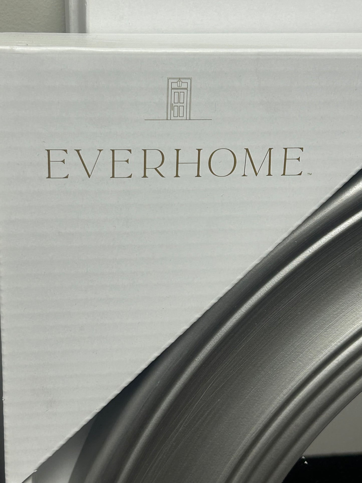 EVERHOME (26" Round Steel Wall Mirror In Silver or Gold)