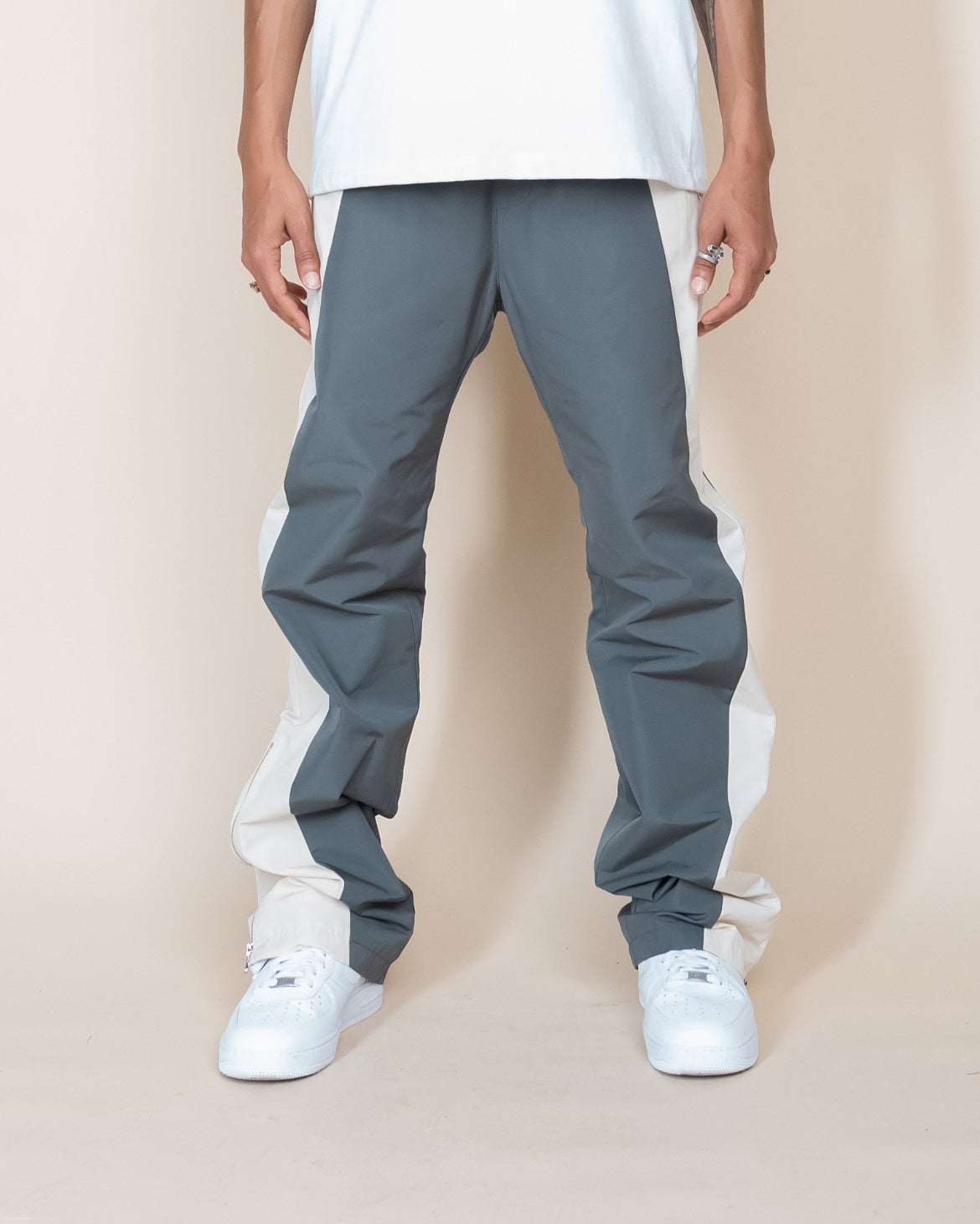 EPTM NANDO FLARE PANTS [GREY]